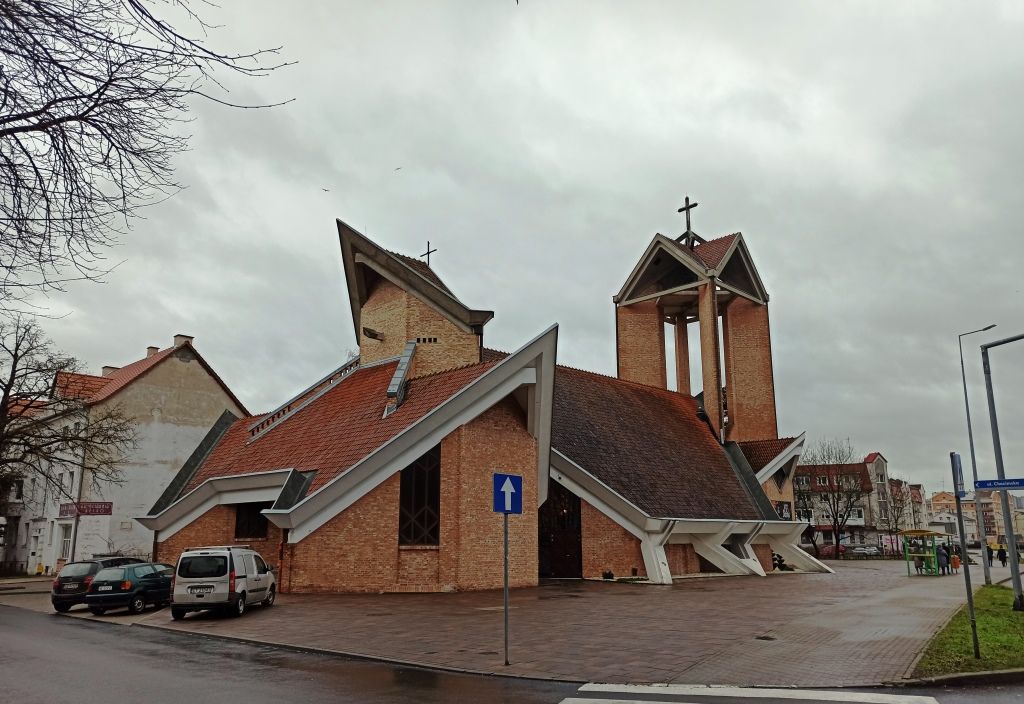 Kościół pw. Miłosierdzia Bożego, atrakcja w pobliżu dworca Kępno