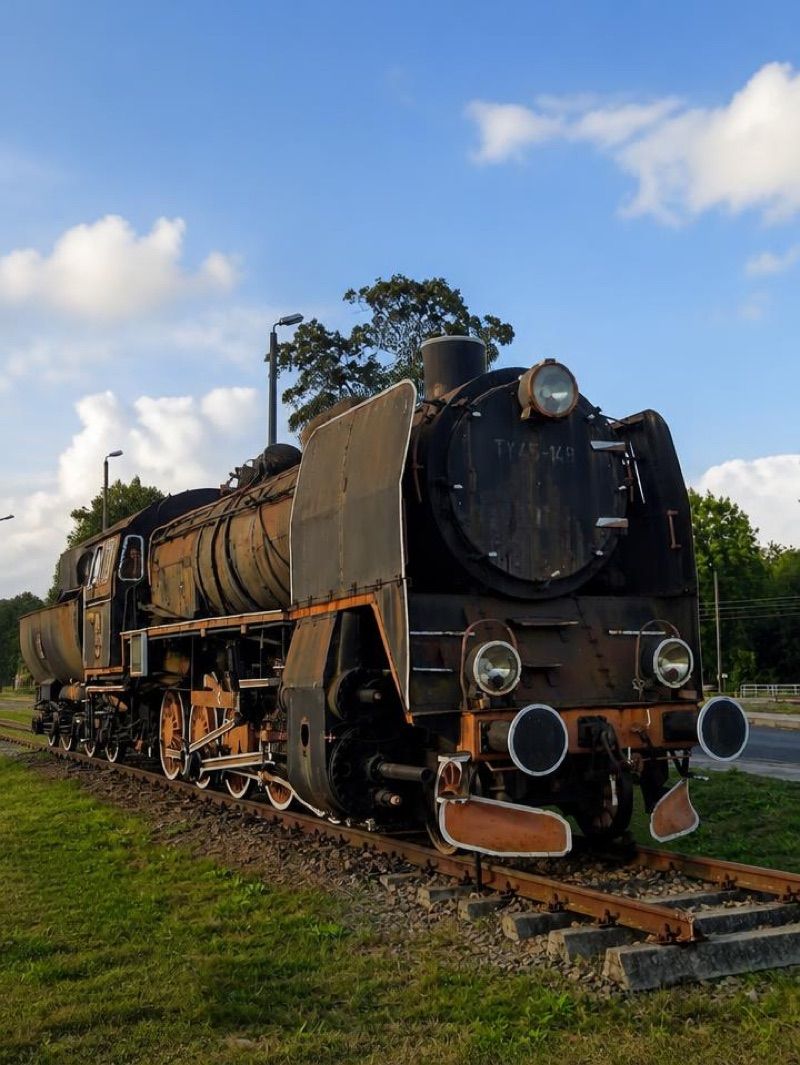 Pomnik techniki - Parowóz Ty45-149, atrakcja w pobliżu dworca Kluczbork