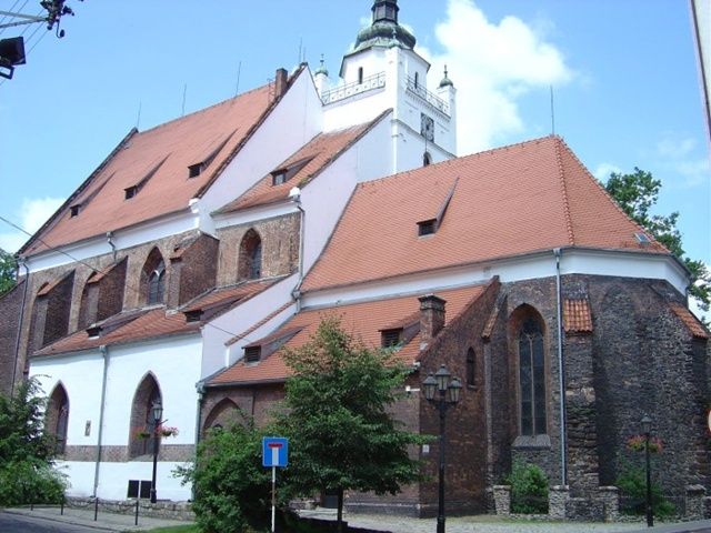 Kościół Ewangelicko-Augsburski Chrystusa Zbawiciela w Kluczborku, atrakcja w pobliżu dworca Kluczbork