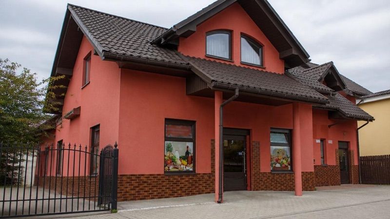 Sklep ogólnospożywczy, sklep przy dworcu Kozłów