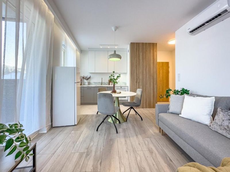 Krakowska Oaza Komfortu - Apartament Premium z Garażem, hotel blisko dworca Kraków Płaszów