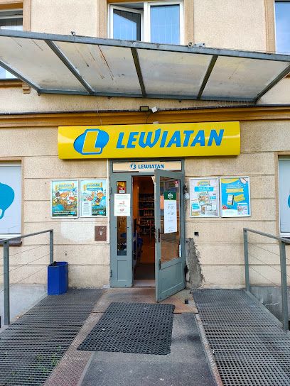 Lewiatan, sklep przy dworcu Kraków Płaszów
