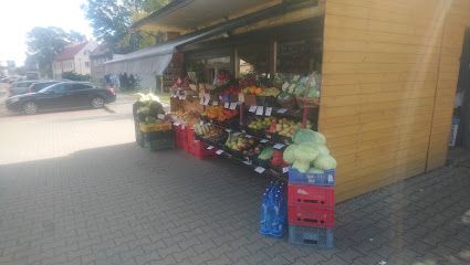 Kiosk warzywa-owoce, sklep przy dworcu Kraków Płaszów