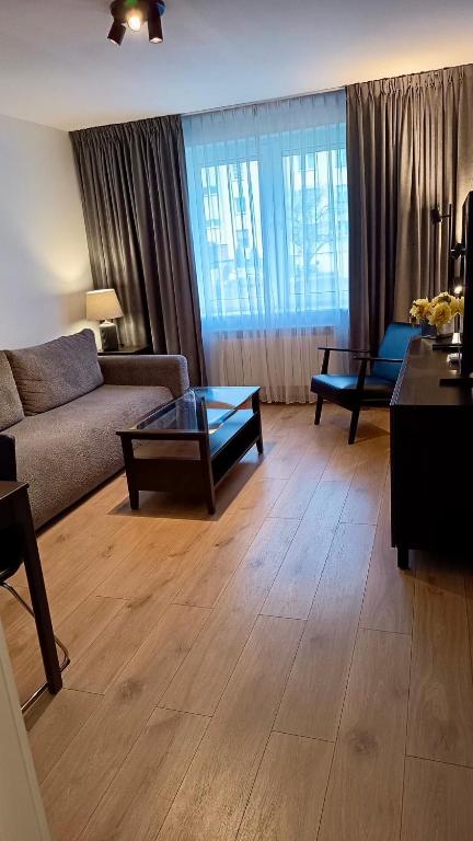 Apartament 2 pokoje , kuchnia, całe wyposażenie, Centrum, koło Sklepu, Free WiFi, nocleg blisko dworca Krotoszyn