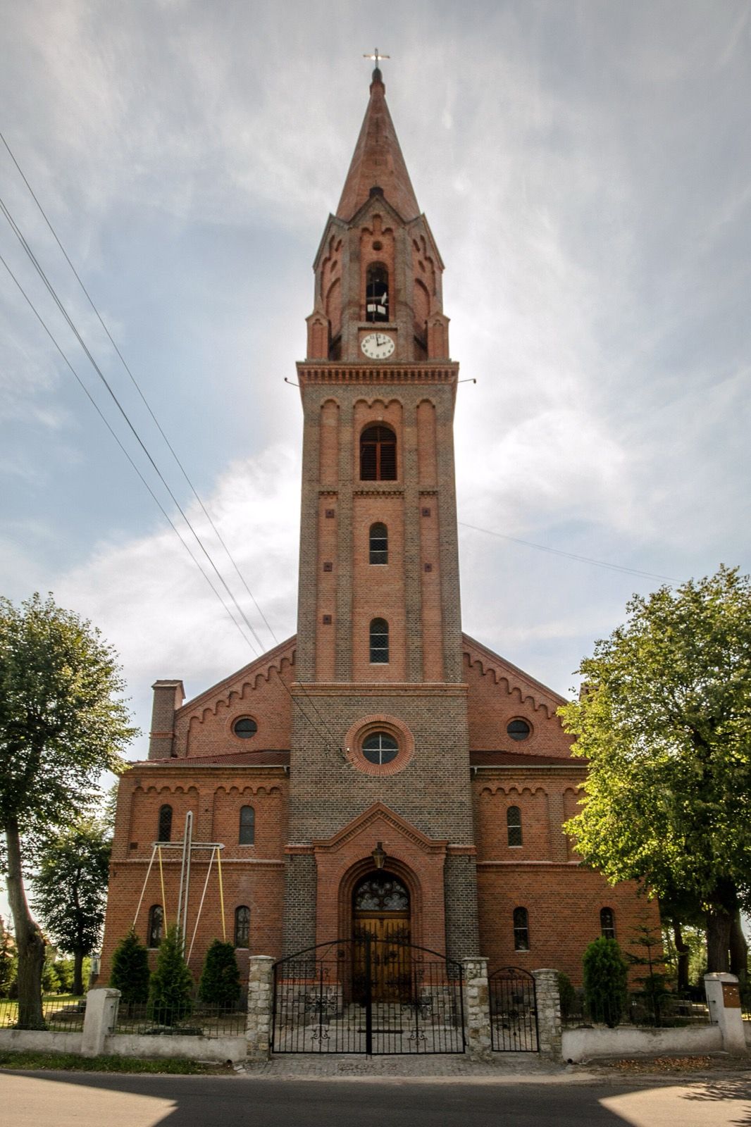 Kościół Rzymskokatolicki pw. Niepokalanego Serca NMP, atrakcja w pobliżu dworca Laskowice Pomorskie