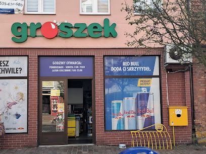 Groszek - Delikatesy 9-ka, sklep przy dworcu Łeba