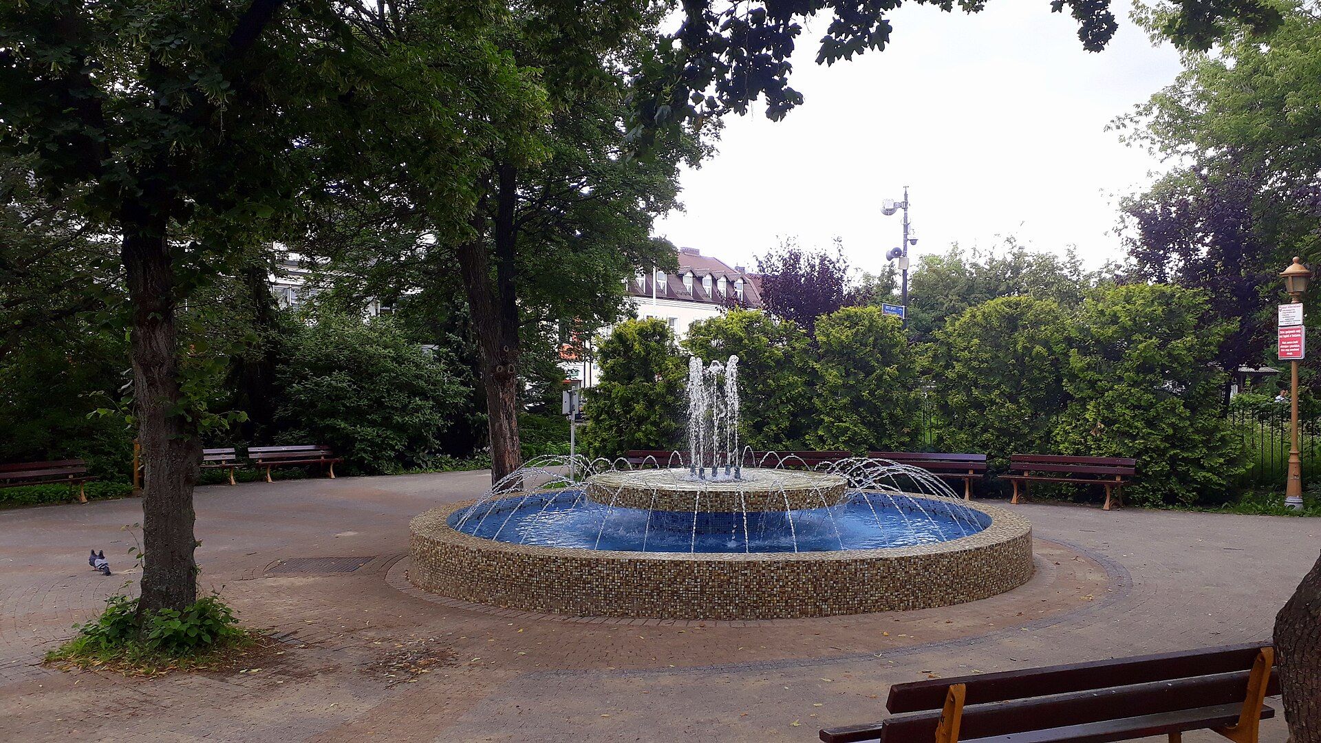 Fontanna Legionowo, atrakcja w pobliżu dworca Legionowo