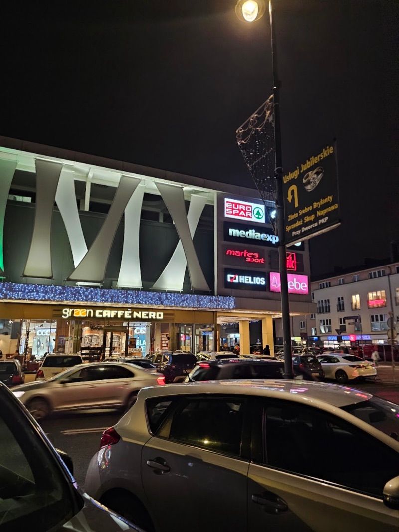 Galeria Gondola Legionowo, galeria handlowa w pobliżu dworca Legionowo