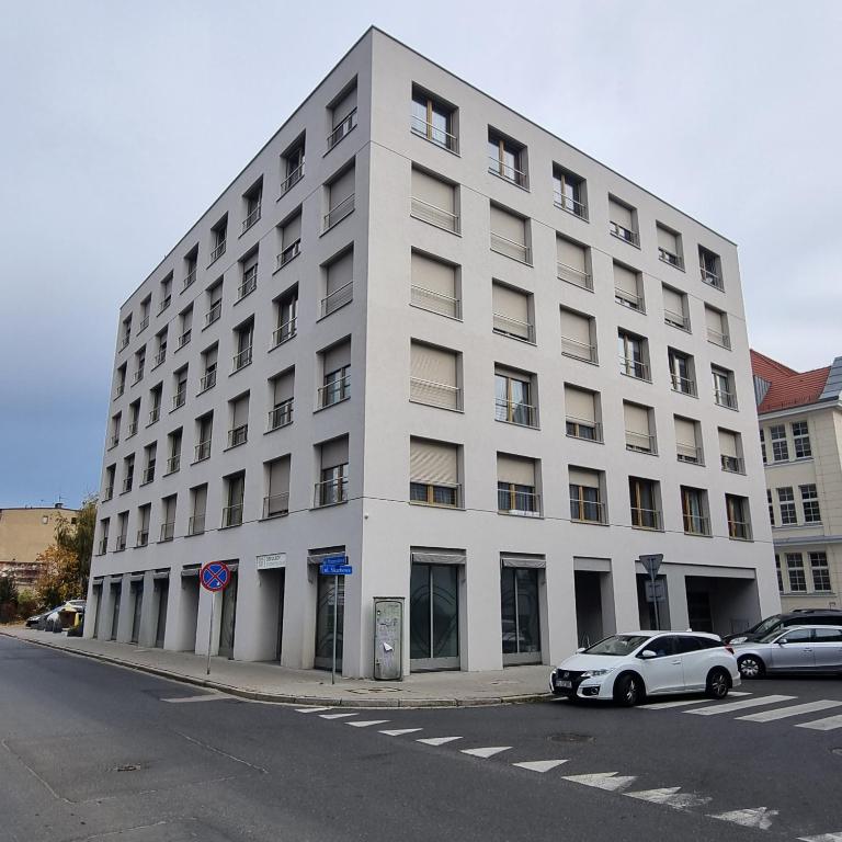 Apartament Skarbowa West, nocleg blisko dworca Leszno