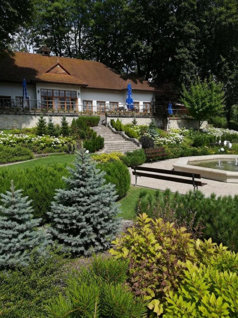 Sanatorium Uzdrowiskowe „Limba”, atrakcja w pobliżu dworca Łomnica-Zdrój