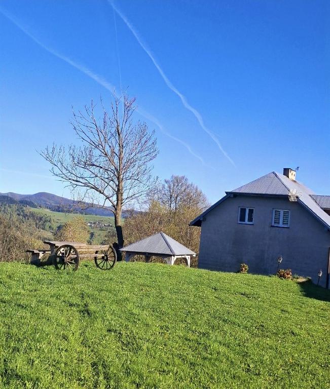 Dom Na Kraju, nocleg blisko dworca Łomnica-Zdrój