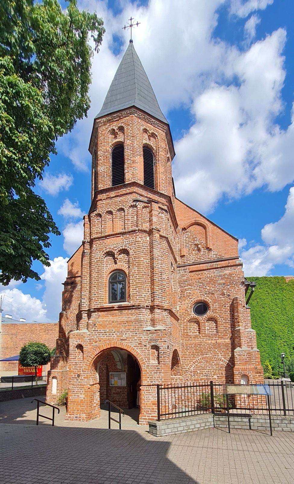Kościół św. Gertrudy w Kownie, atrakcja w pobliżu dworca Kowno
