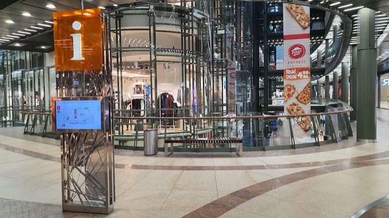 Cuprum Arena, galeria handlowa w pobliżu dworca Lubin