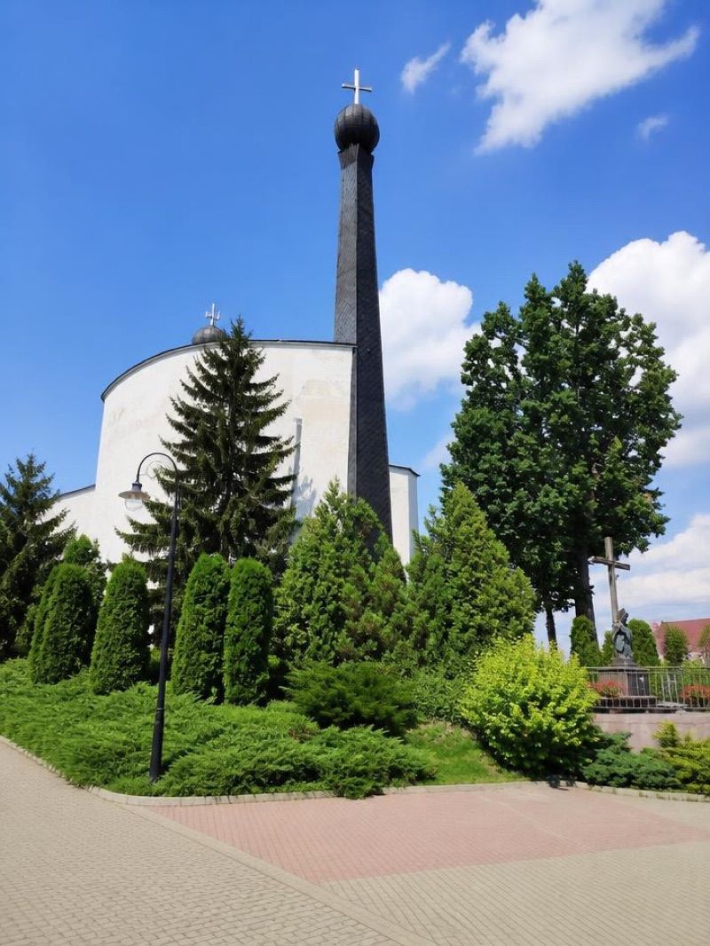 Parafia rzymskokatolicka św. Teresy od Dzieciątka Jezus, atrakcja w pobliżu dworca Mrozy