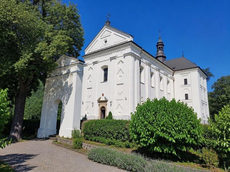 Kościół św. Józefa Oblubieńca NMP w Muszynie, atrakcja w pobliżu dworca Muszyna