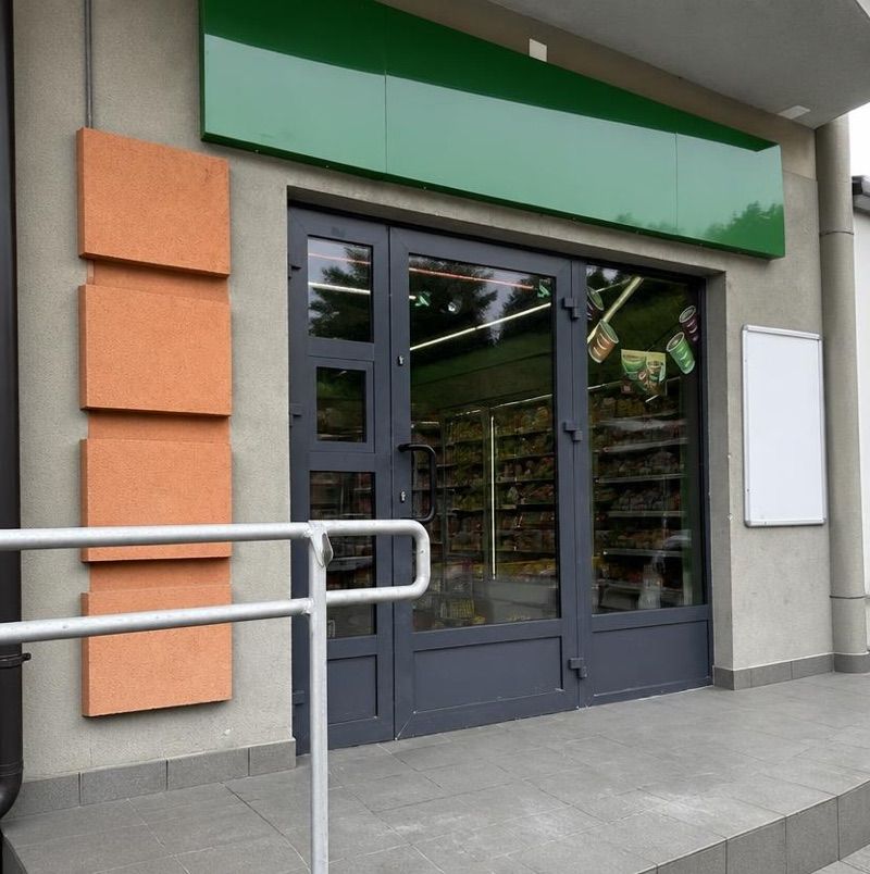 Żabka, sklep przy dworcu Muszyna