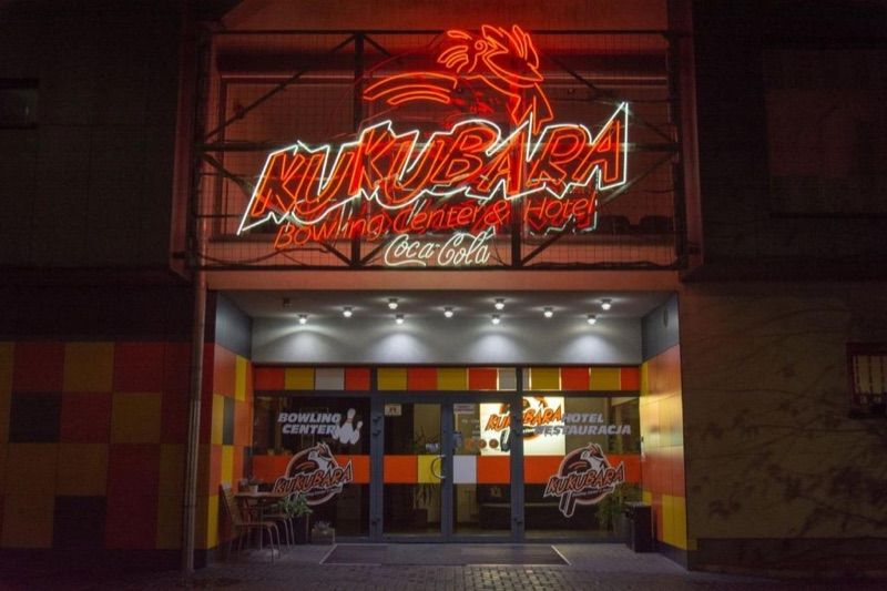 Kukubara Bowling Center, hotel blisko dworca Myszków