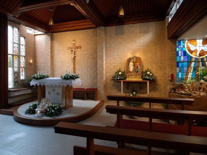 Our Lady of All Nations, atrakcja w pobliżu dworca Amsterdam Zuid