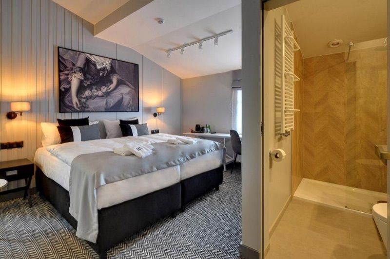 OAK Rooms, hotel blisko dworca Oborniki Śląskie