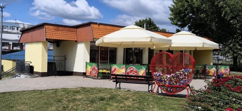 Krystyna. Cukiernia, okolice dworca Olesno Śląskie