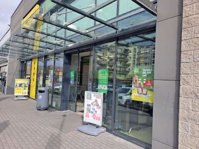 Stokrotka, sklep przy dworcu Olsztyn Główny