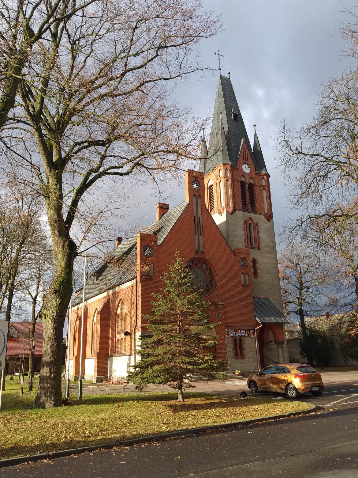 Kościół św. Józefa w Opalenicy, atrakcja w pobliżu dworca Opalenica