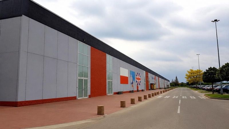 Carrefour, sklep przy dworcu Ostrowiec Świętokrzyski