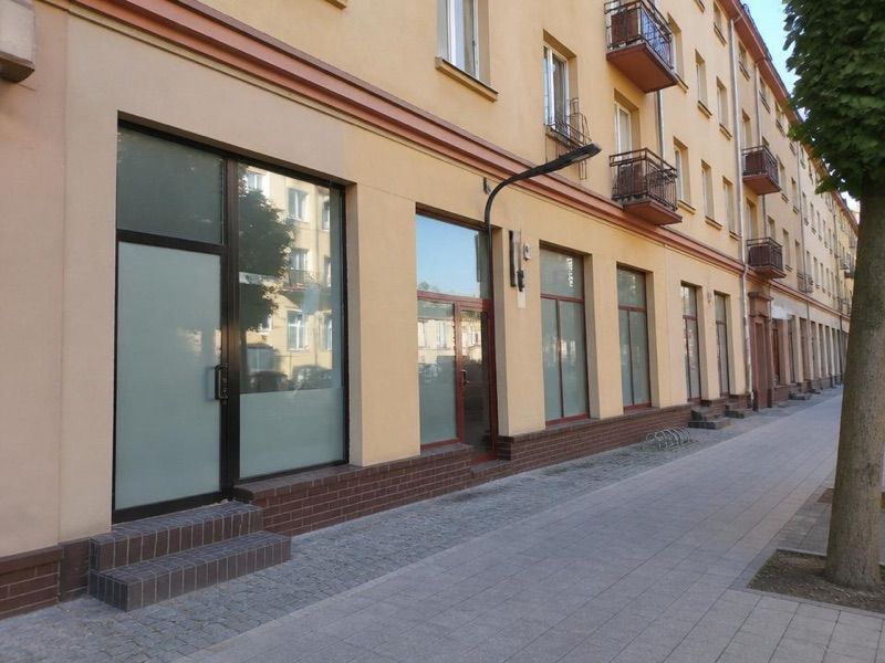 Apteka Nowa Farmacja na Siennieńskiej 4, sklep przy dworcu Ostrowiec Świętokrzyski