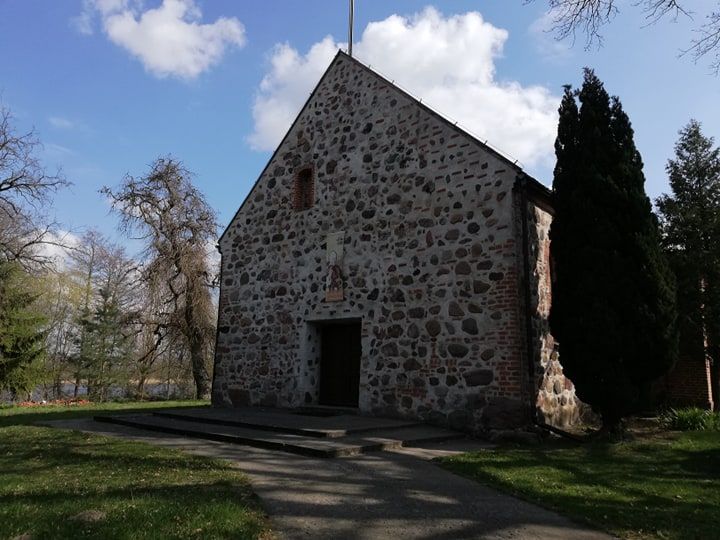 Parafia rzymskokatolicka św. Andrzeja Boboli, atrakcja w pobliżu dworca Ozorków