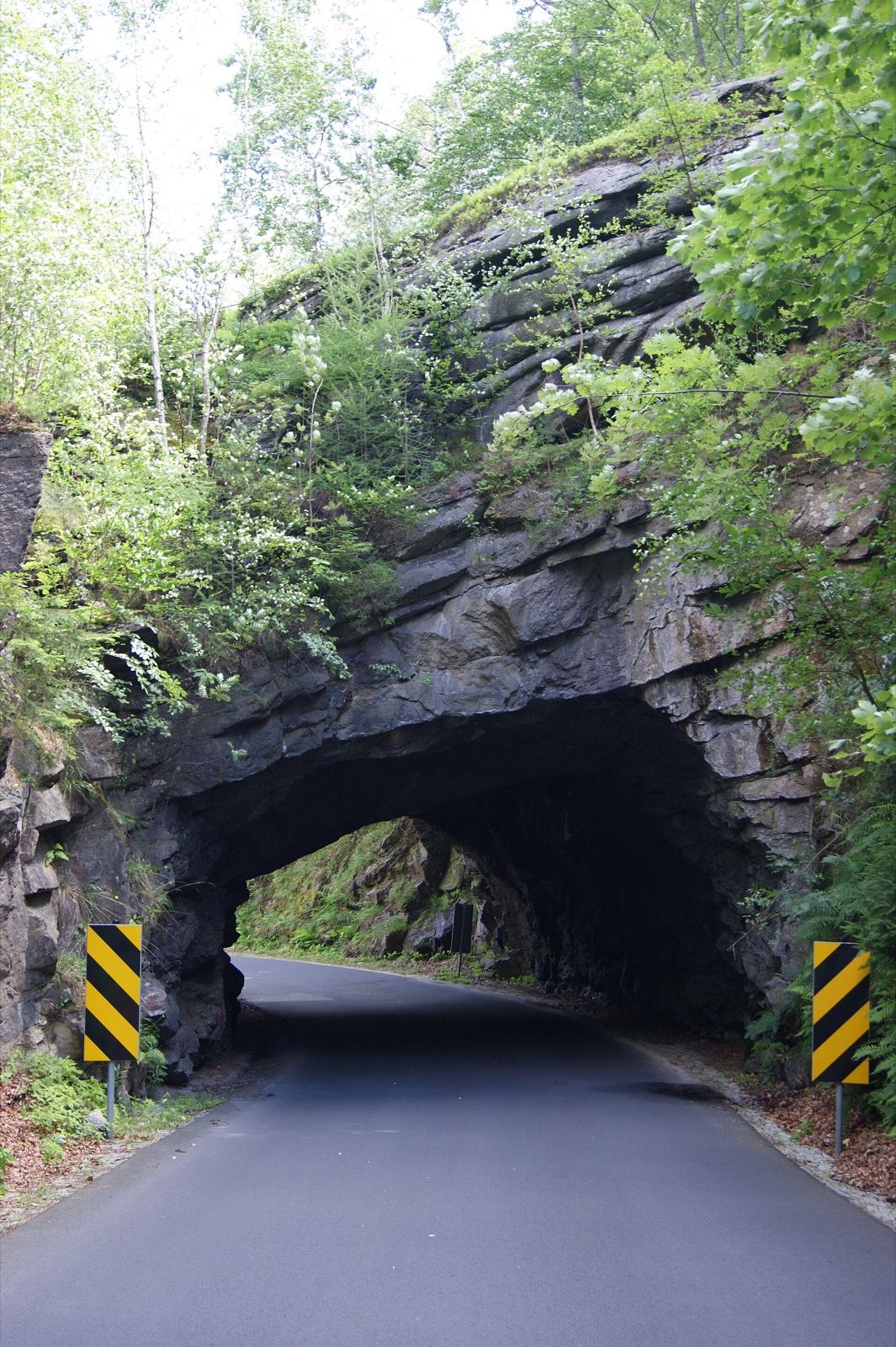 Tunel Skalny, atrakcja w pobliżu dworca Piechowice