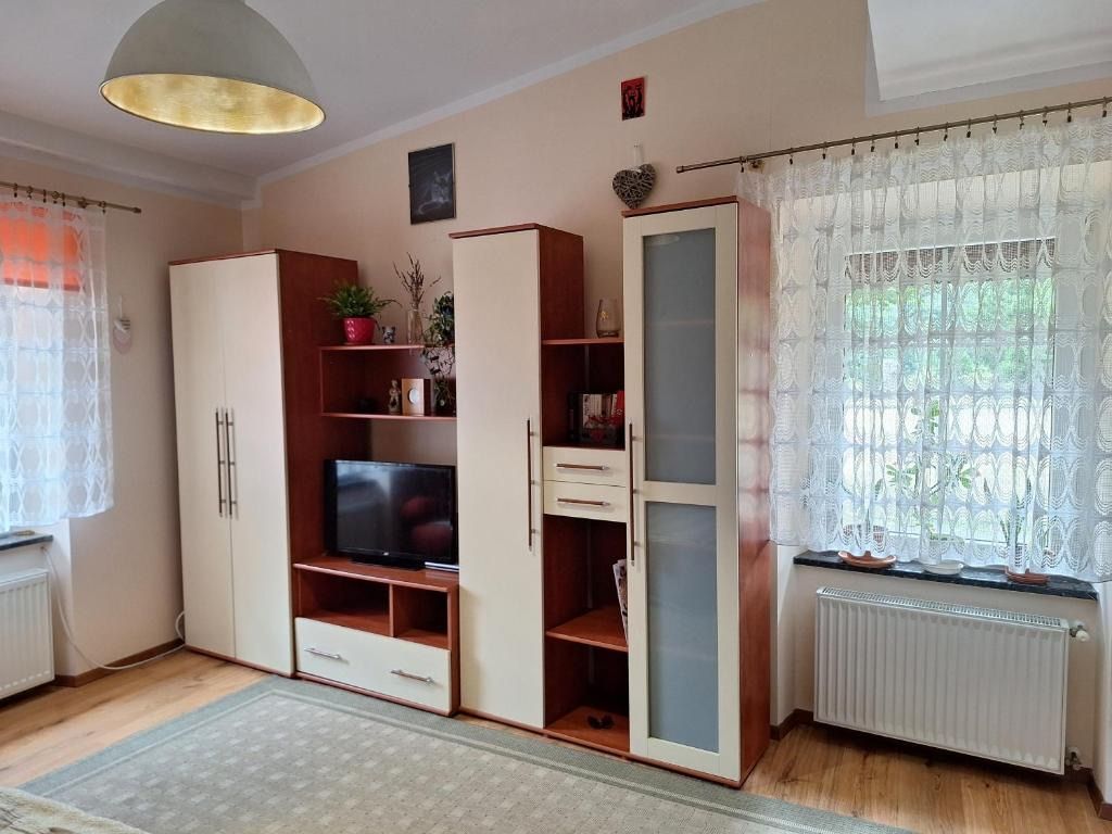 Kryształowe Zacisze, hotel blisko dworca Piechowice