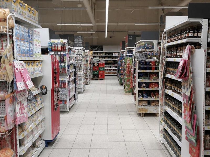 Carrefour Market, sklep przy dworcu Piechowice