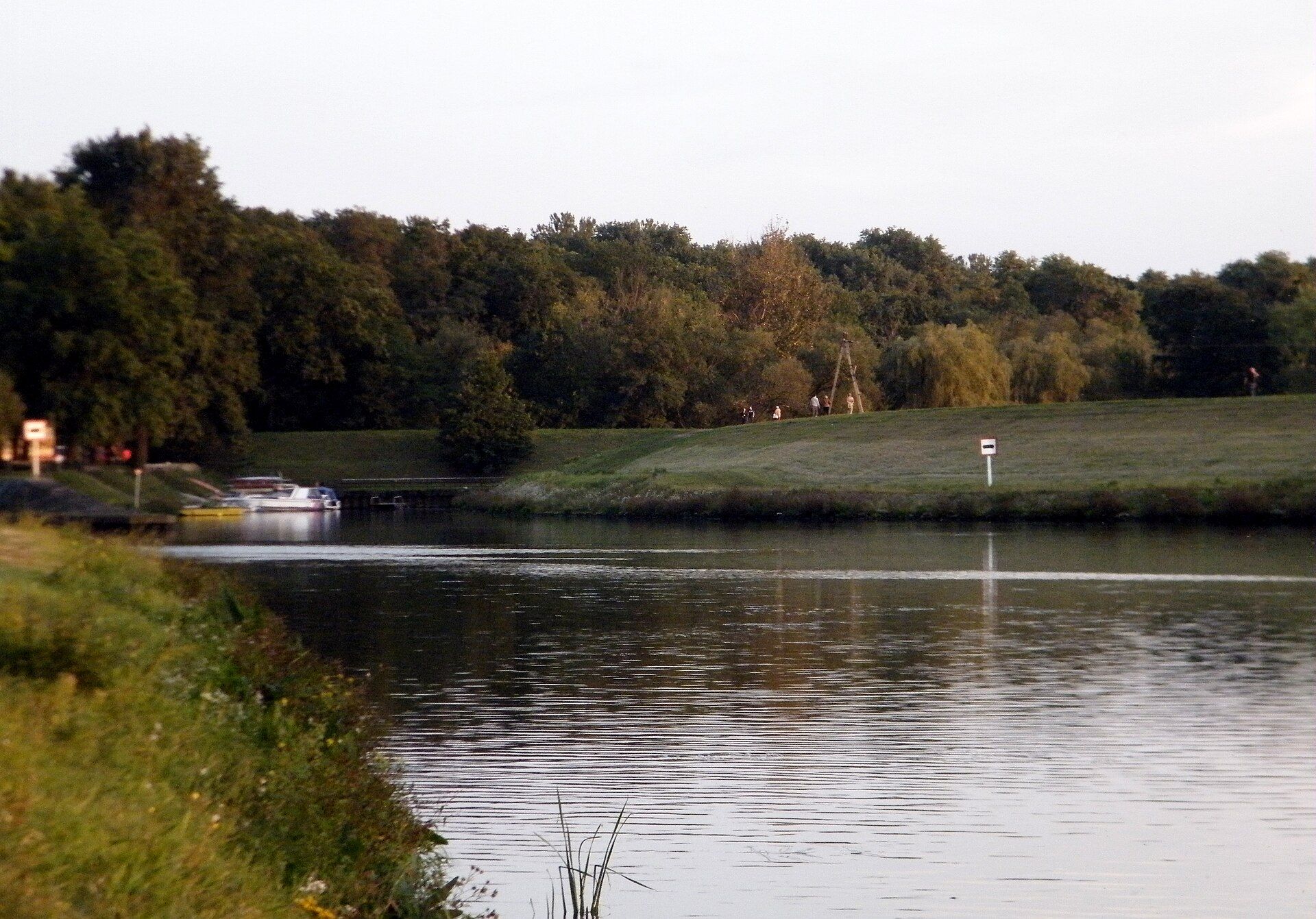 Park na Wyspie, atrakcja w pobliżu dworca Piła Główna