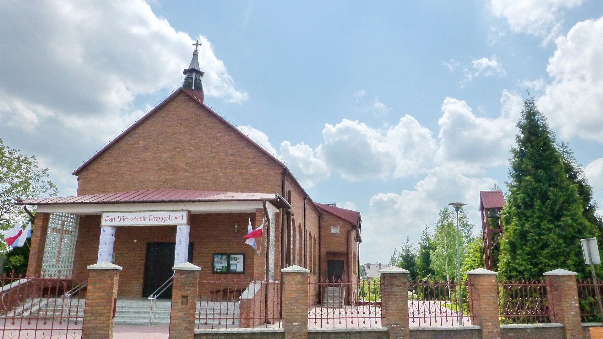 Kościół św. Maksymiliana Marii Kolbe w Pionkach, atrakcja w pobliżu dworca Pionki