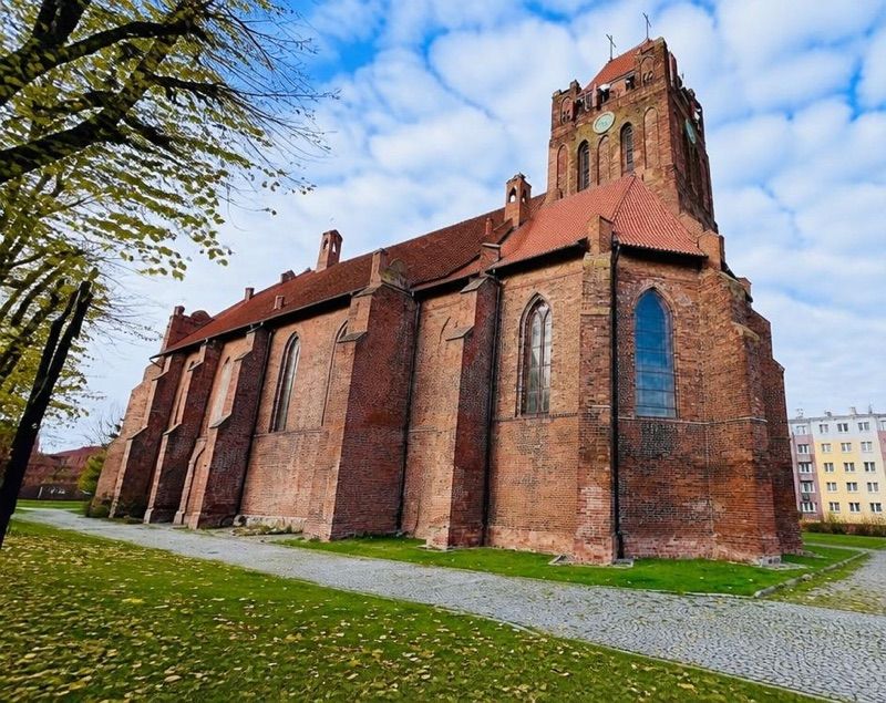 Konkatedra Św. Wojciecha, atrakcja w pobliżu dworca Prabuty