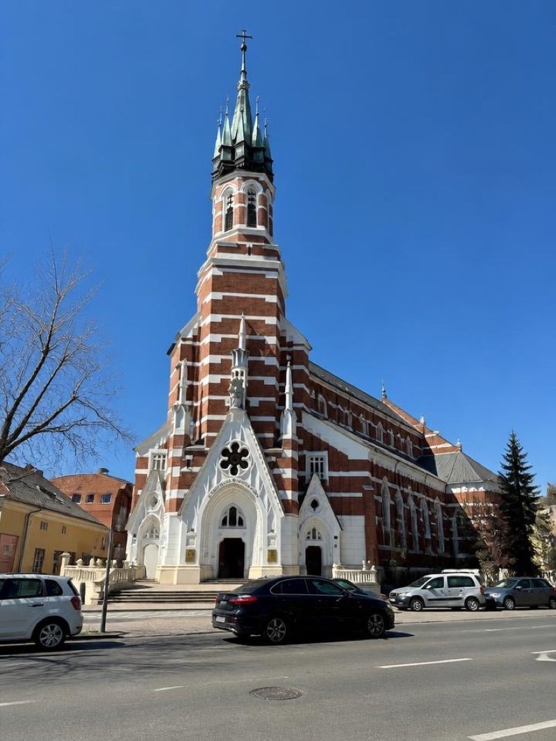 Kościół Rzymskokatolicki pw. św. Józefa Księży Salezjanów., atrakcja w pobliżu dworca Przemyśl Zasanie