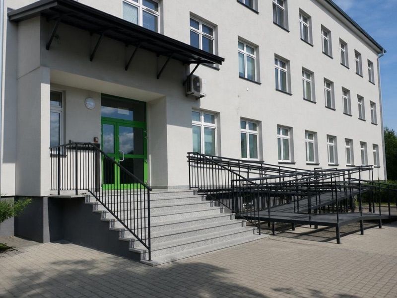 Apteka Słoneczna, sklep przy dworcu Przemyśl Zasanie