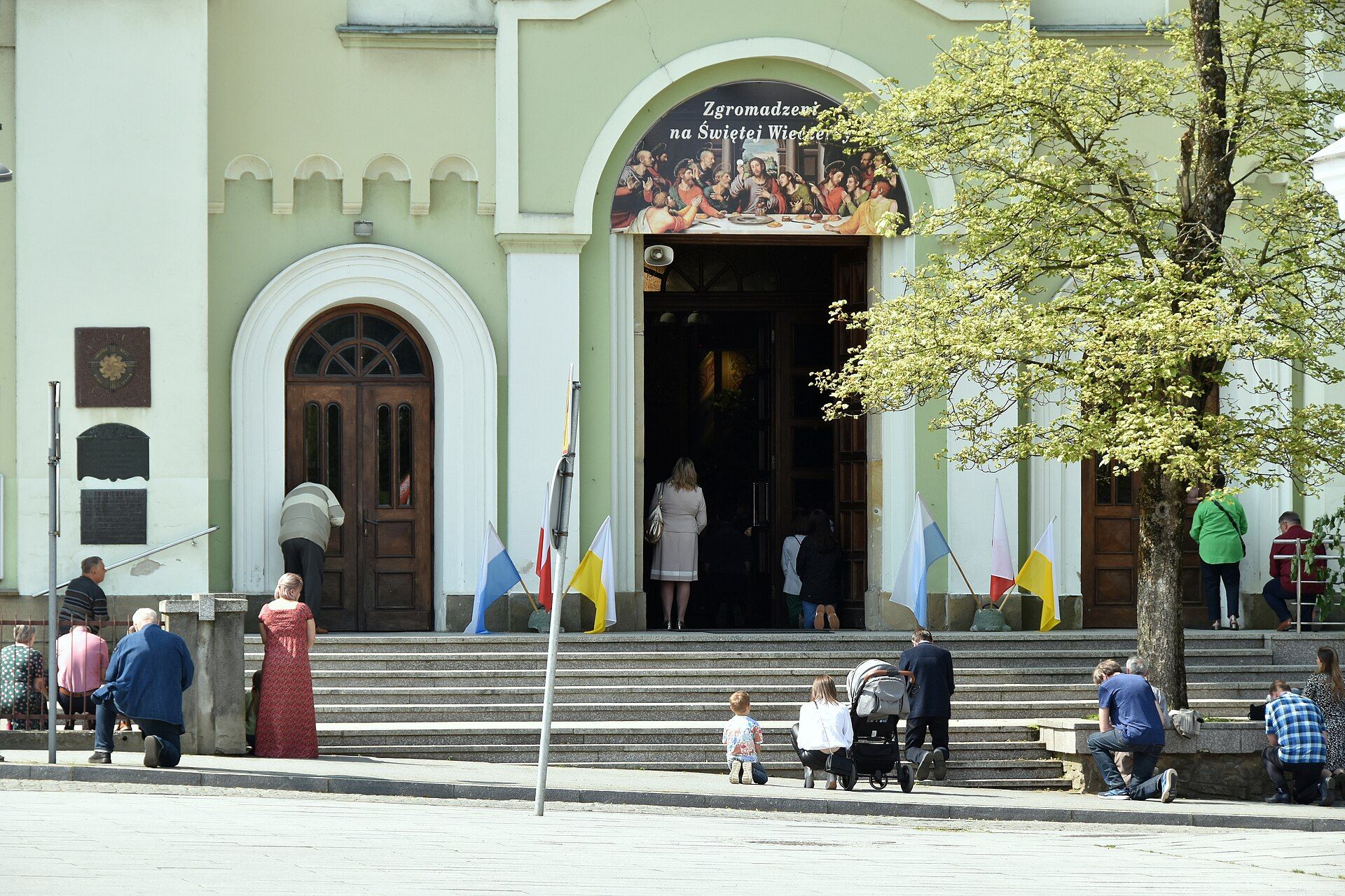 Kościół Przemienienia Pańskiego (Fara), atrakcja w pobliżu dworca Sanok