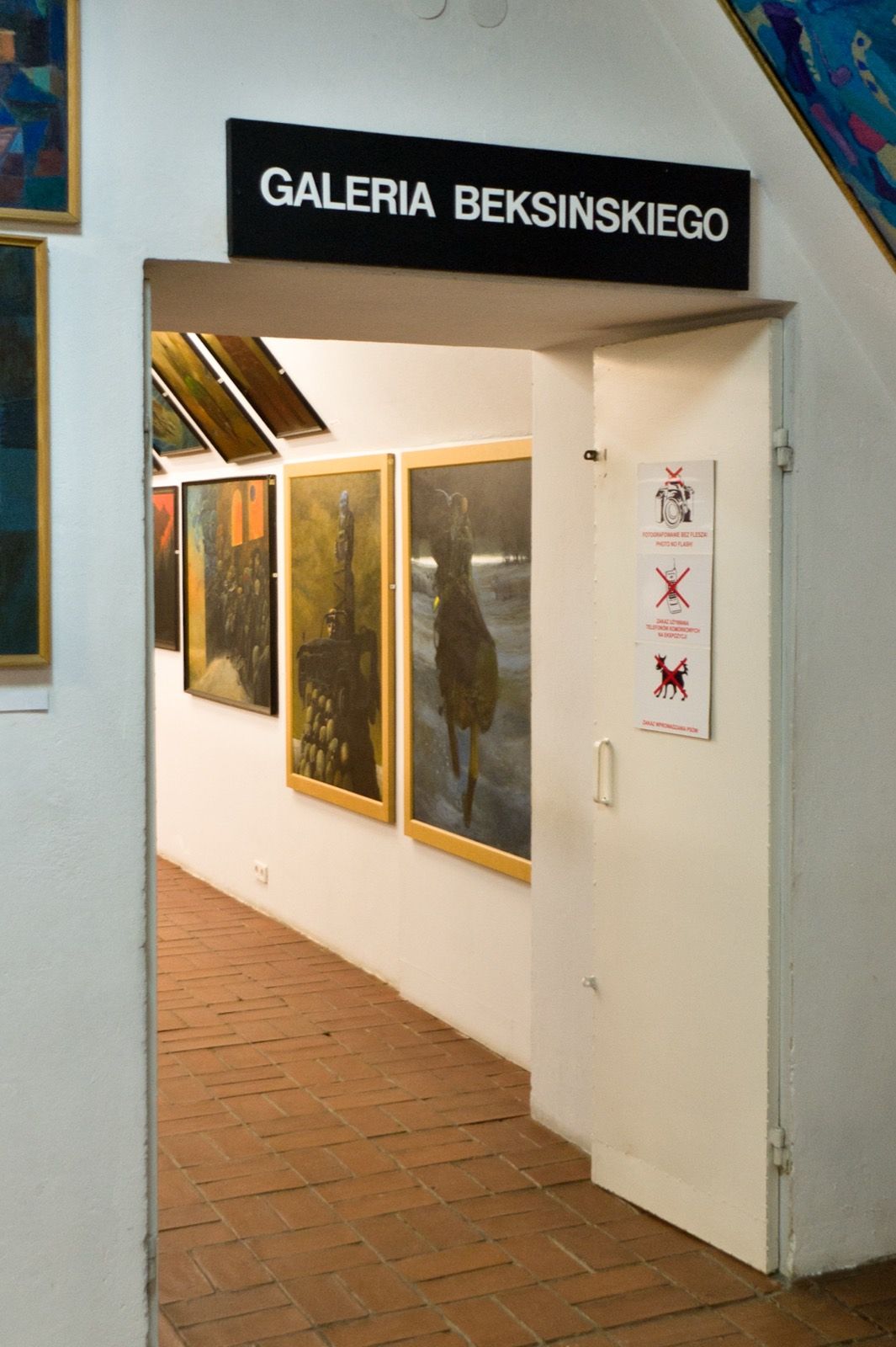 Galeria Zdzisława Beksińskiego, atrakcja w pobliżu dworca Sanok