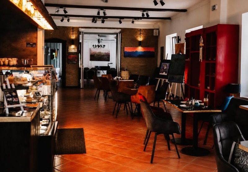 Galeria o smaku kawy - kawiarnia, cukiernia, galeria sztuki, okolice dworca Sanok