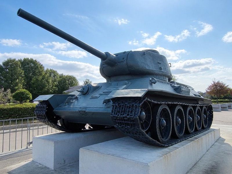 Czołg T-34/85 - Pomnik, atrakcja w pobliżu dworca Ścinawa