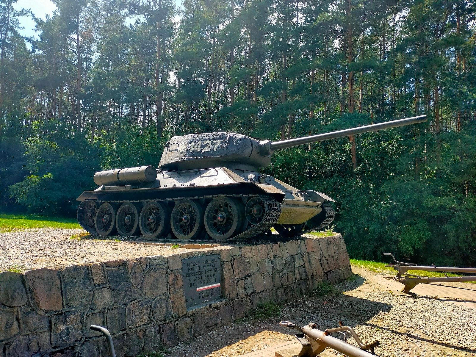 Czołg T-34/85 - Pomnik, atrakcja w pobliżu dworca Ścinawa