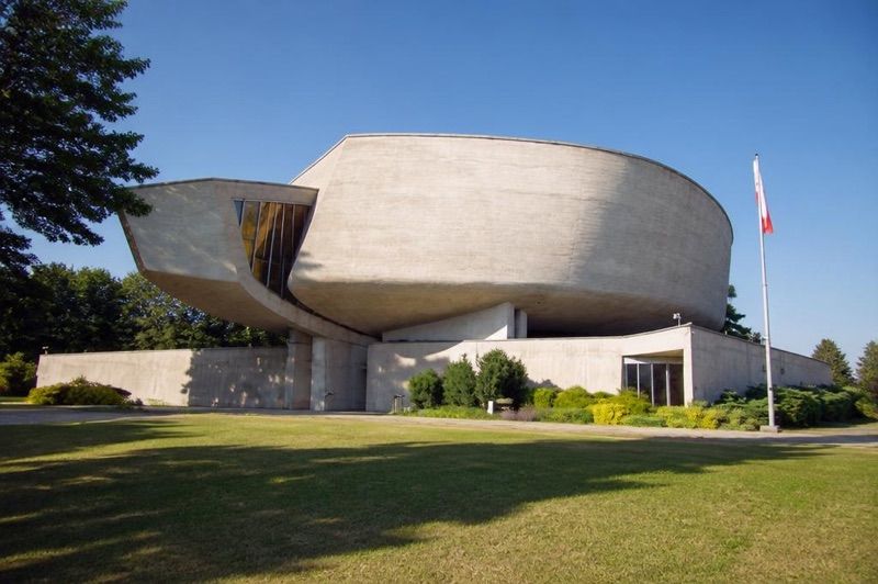 Museum of the Slovak National Uprising, atrakcja w pobliżu dworca Banská Bystrica