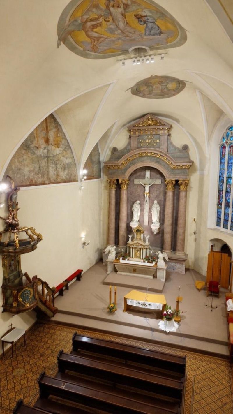 Kościół pw. Krzyża Świętego, atrakcja w pobliżu dworca Banská Bystrica