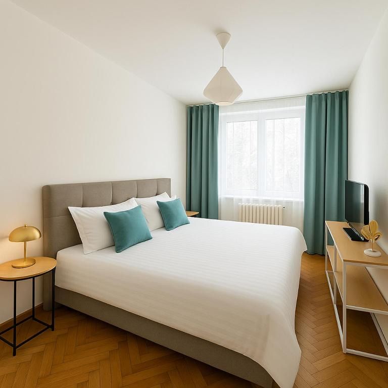 Simcity 2 I 3BR in city center w free parking, 24 7 self check-in, hotel blisko dworca Banská Bystrica