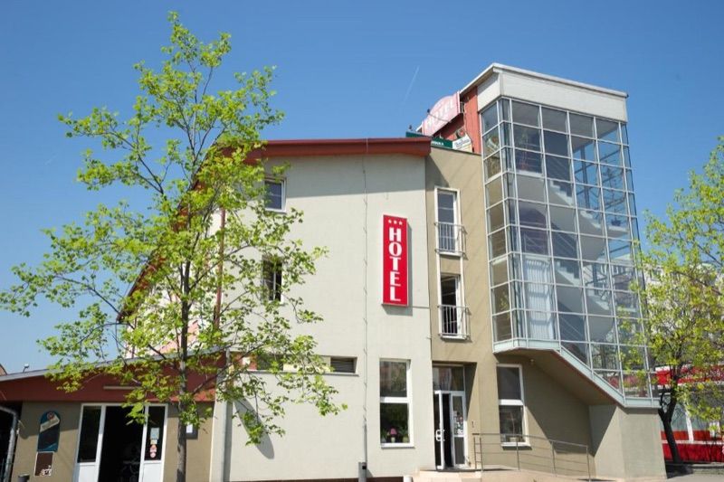 Hotel Dominika, hotel blisko dworca Železničná stanica Bratislava-Petržalka