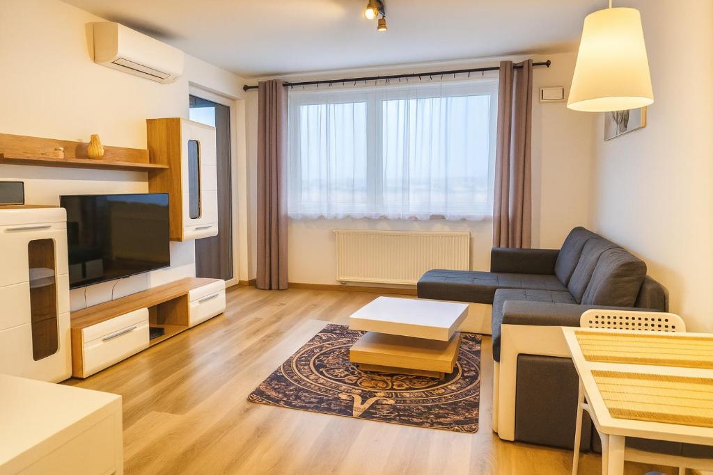 Bright New Build Apartment with Garage, Great View, nocleg blisko dworca Železničná stanica Bratislava-Petržalka