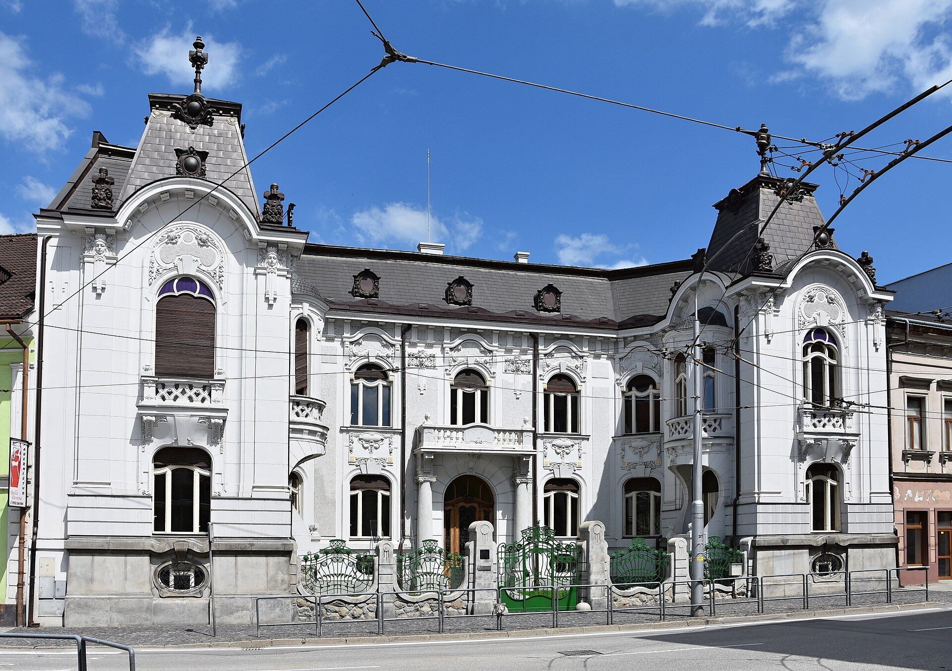 Rosenfeldov palác, atrakcja w pobliżu dworca Žilina Train Station
