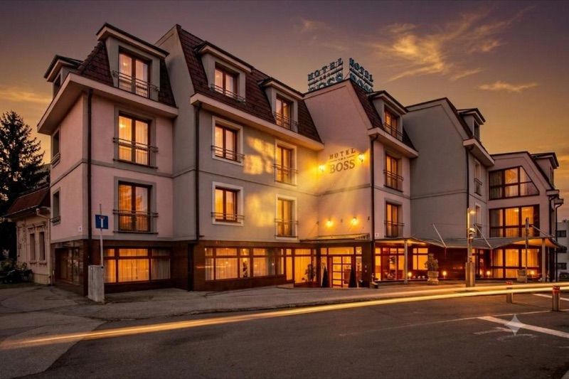 Hotel Boss, hotel blisko dworca Žilina Train Station