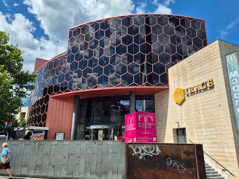 Mirage Shopping Center, galeria handlowa w pobliżu dworca Žilina Train Station